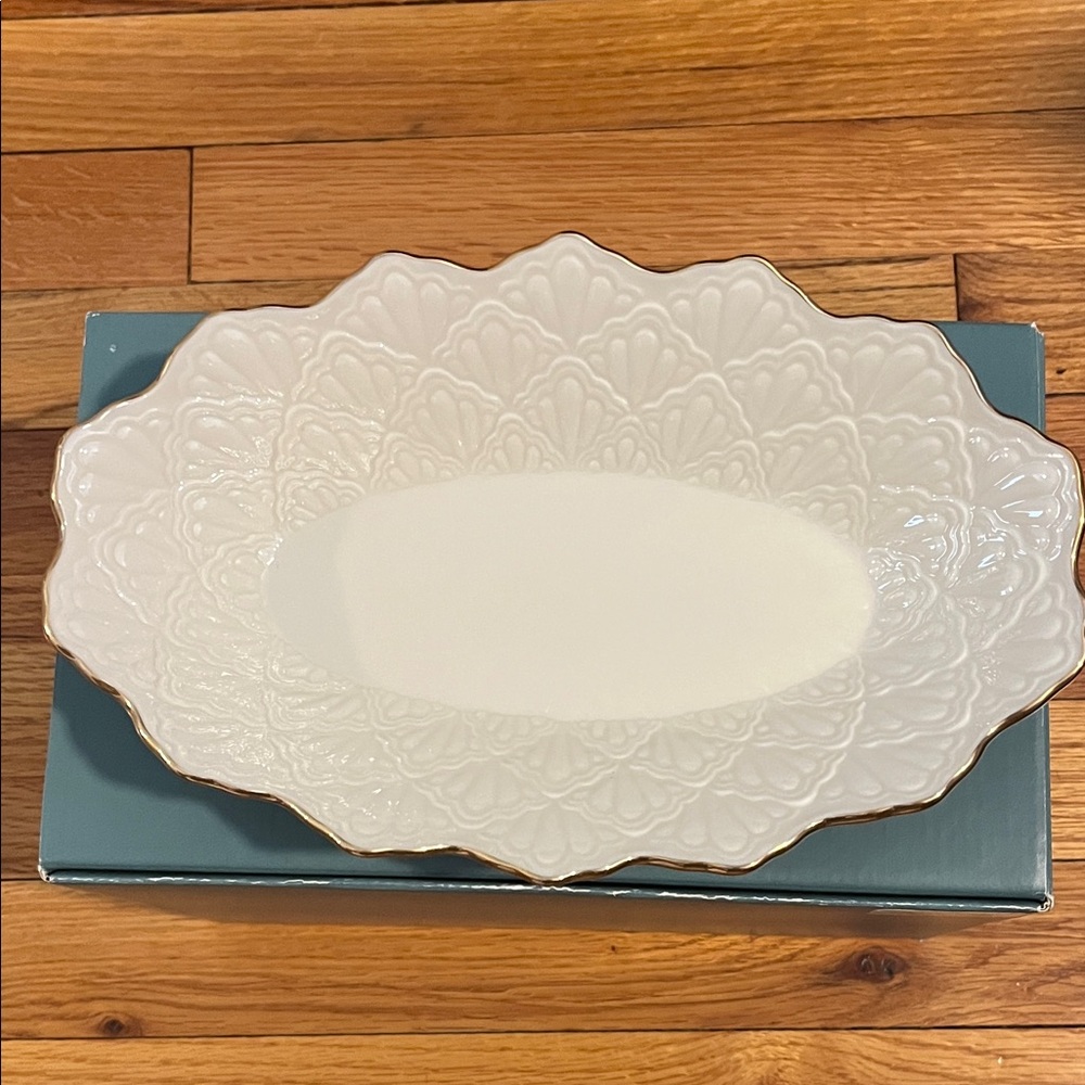 Lenox White Scalloped Porcelain Serving Platter with Gold Trim